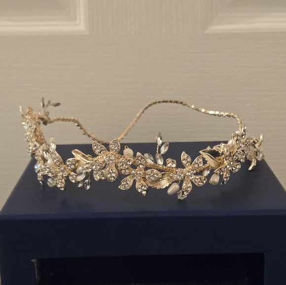 Women's Gold Bridal Headband - Picture 1 of 6